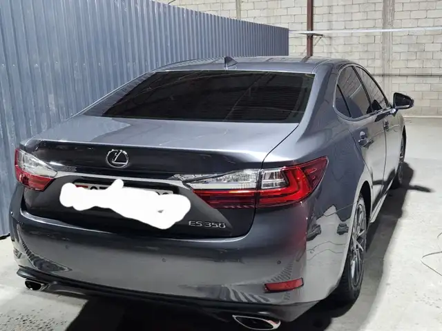 Lexus ES series