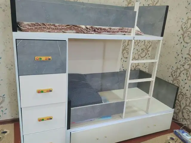 Детская двухъярусная кровать со шкафом и выдвижными ящиками, Душанбе