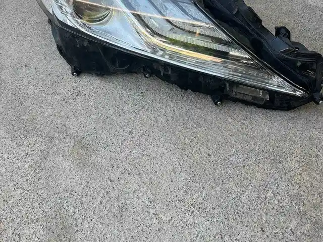 Передние фары от Toyota Camry 6, Худжанд