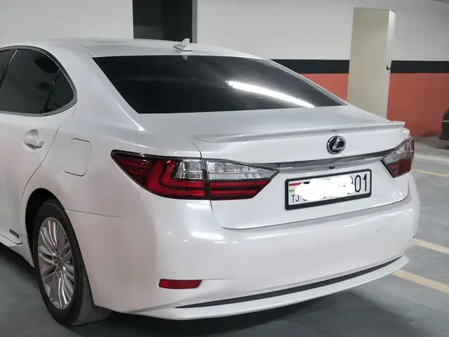 Lexus ES series