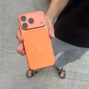 Apple iPhone 17 Pro Max, 256 gb, Cosmic Orange, Душанбе