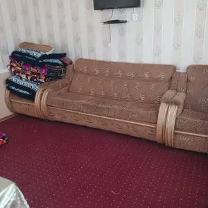 Диван и кресла, Бободжон Гафуров
