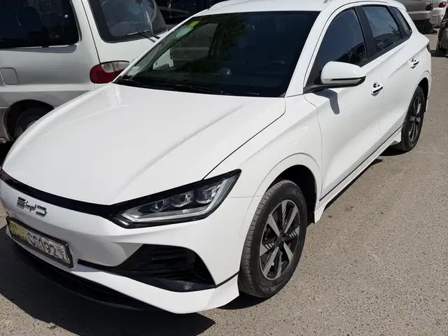BYD E2