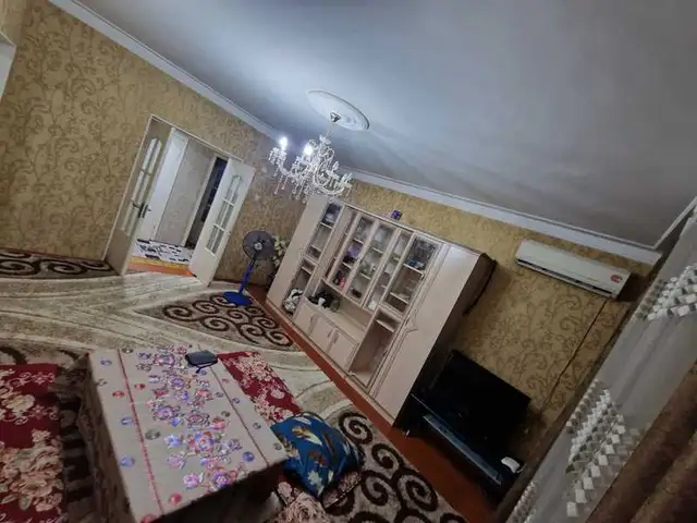 2-комн. квартира, 3 этаж, 45м², А. Навои 21/4, Душанбе