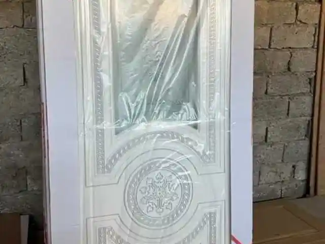 Эмалированная дверь, Душанбе