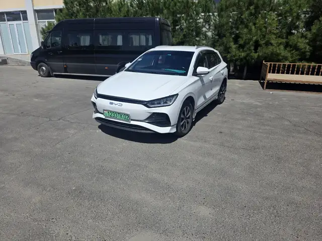 BYD E2