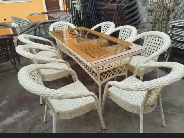 Cтол и стулья, Душанбе