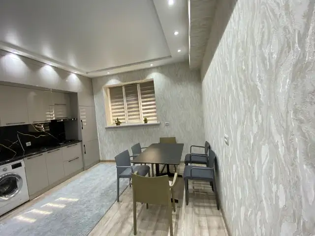 2-комн. квартира, Цокольный этаж, 80м², 19 мкр, Хуҷанд