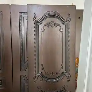 Дверь Шпон, Душанбе