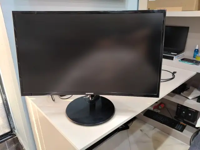 Изогнутый Монитор Samsung, 75 гц, Душанбе