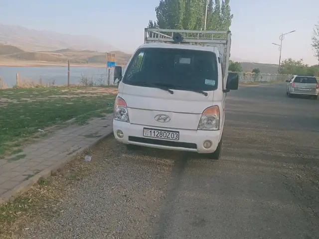 Бортовой автомобиль Hyundai Porter 2, 2005, Муминабад