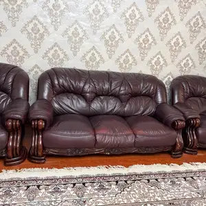 Кожаный диван, Душанбе