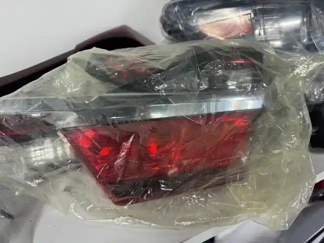 Задняя правая стоп-фара от багажника на Toyota Camry 5, Душанбе