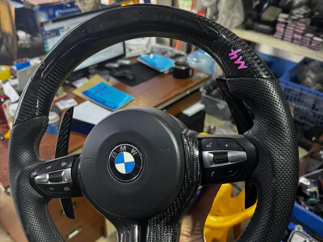 Руль дисплей на BMW, Хуҷанд