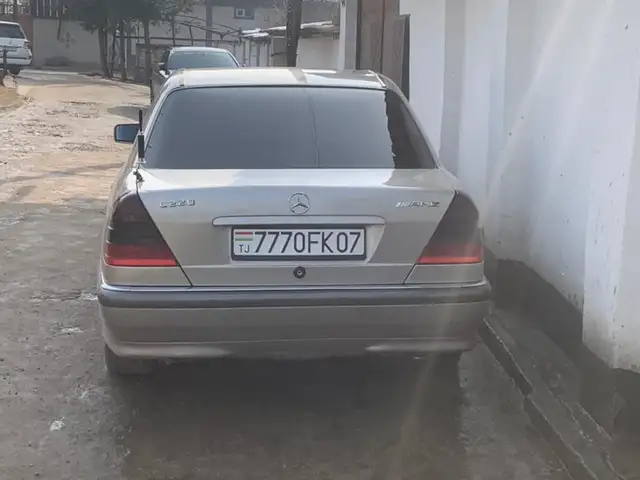 Mercedes-Benz W124