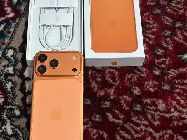 Apple iPhone 17 Pro Max, 256 gb, Cosmic Orange дубликат, Душанбе