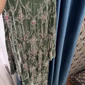 Куртаи аруси, Душанбе