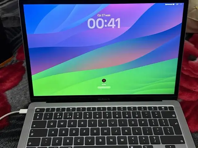 Ноутбук es 13-inch MacBook Air, Турсунзаде