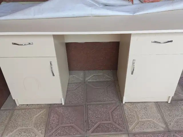 Двухтумбовый стол, Худжанд