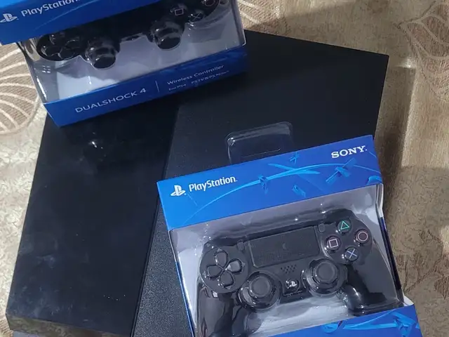 Игровая приставка Sony PlayStation 4 Fat, Хуҷанд