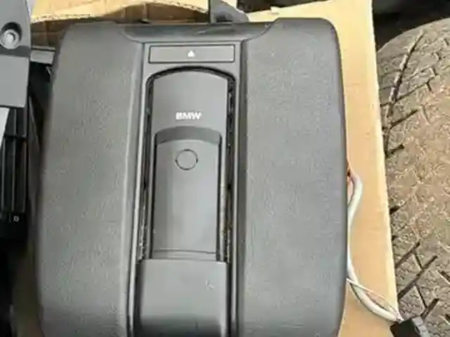 Подлокотник от BMW E39, Хуҷанд