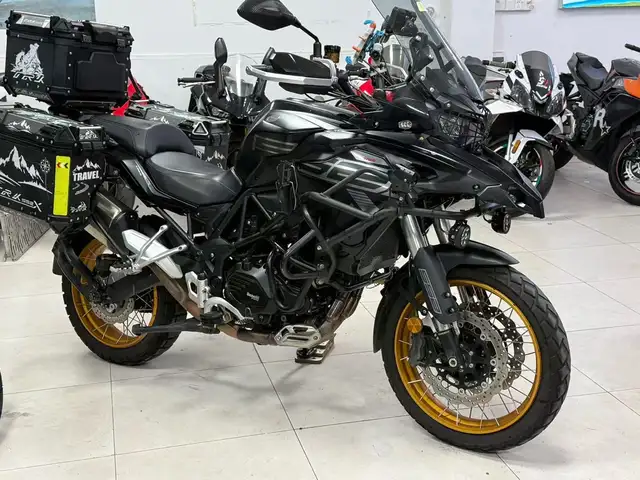 Мотоцикл Benelli 552X, Душанбе