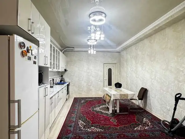 3-комн. квартира, 9 этаж, 130м², Дом печат, Душанбе