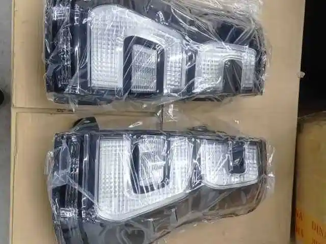 Задние фонари от Toyota, Душанбе