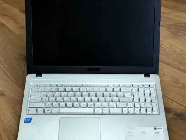 Ноутбук ASUS 4/1Tb, Душанбе