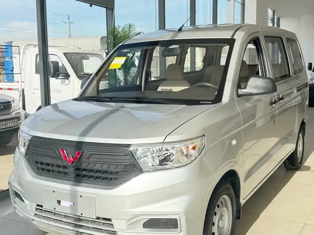 Минивэн Wuling Hongguang V 1,5л, 2024, Душанбе