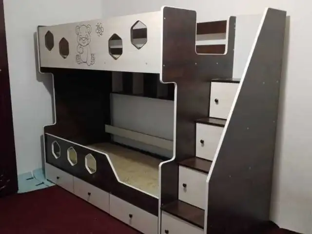 Двухъярусная кровать, Душанбе