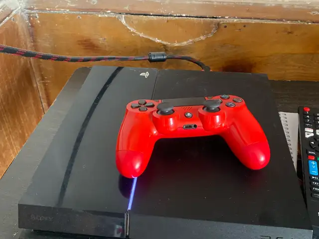 Игровая приставка Sony Play station 4, Кӯлоб