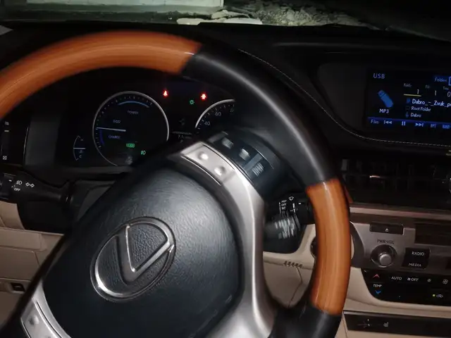 Lexus ES series