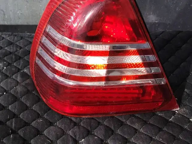 Фонарь на Mercedes, Худжанд