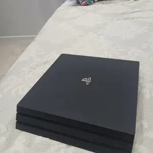Игровая приставка Sony PlayStation 4 Pro, Душанбе