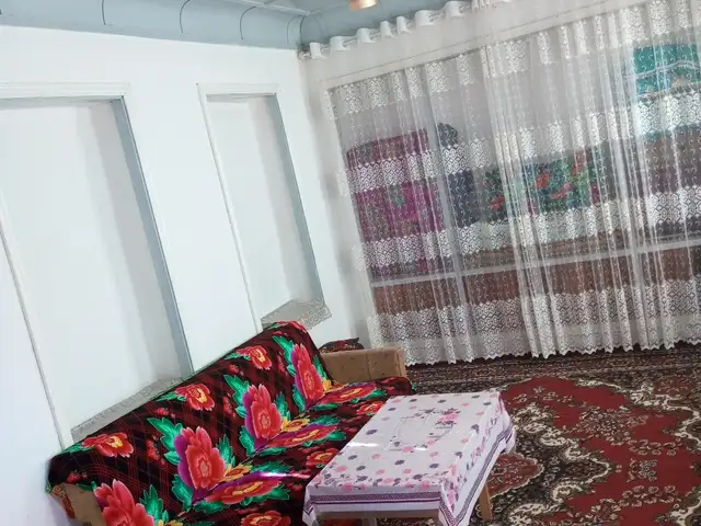 1 этажн. 4-комн. дом, 6 соток, унвермаг, Хуҷанд