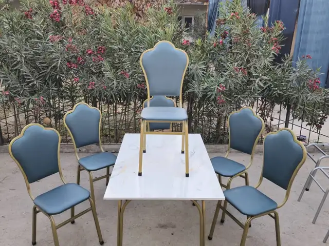 Стол и стулья, Душанбе