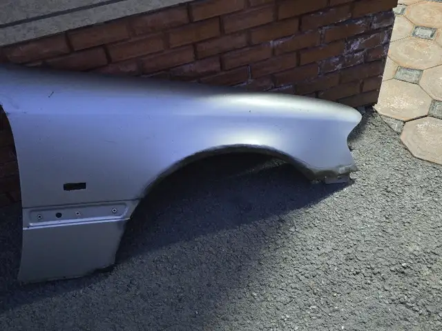 Крыло от Mercedes-Benz, Худжанд