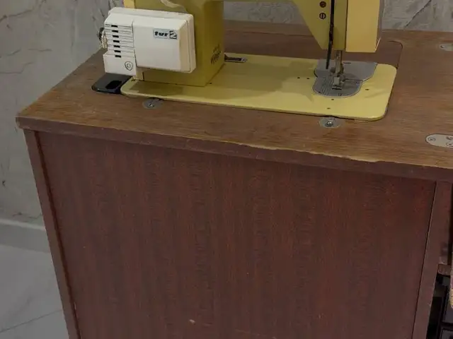 Мошинаи дузандаги, Душанбе