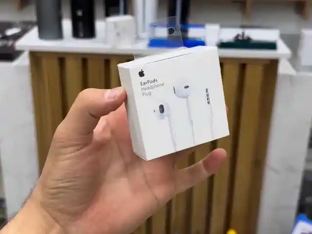 Проводные наушники EarPods, Душанбе