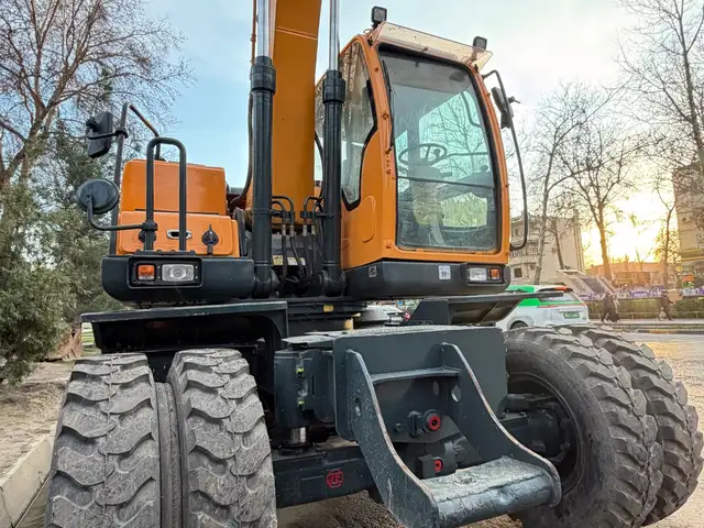 Экскаватор Hyundai R140W 2015, Душанбе - 11
