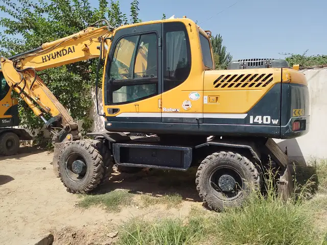 Экскаватор Hyundai 140, 2011, Душанбе