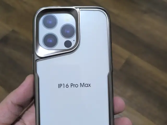 Чехол на iPhone 16 Pro Max, Душанбе