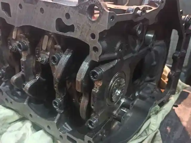 Половинка двигателя Audi a5 1.8 cdh, Хуҷанд
