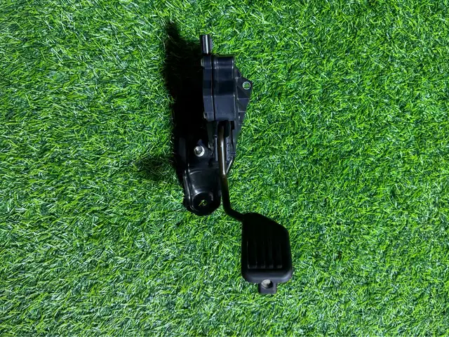 Педаль газа от Toyota Belta SCP92, Душанбе