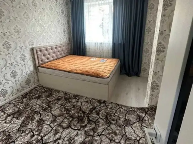 1-комн. квартира, Цокольный этаж, 50 м², 18мкр, Хуҷанд