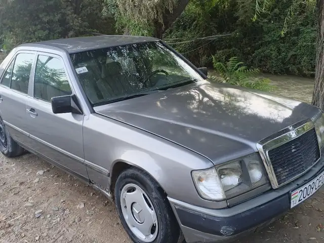 Mercedes-Benz W124