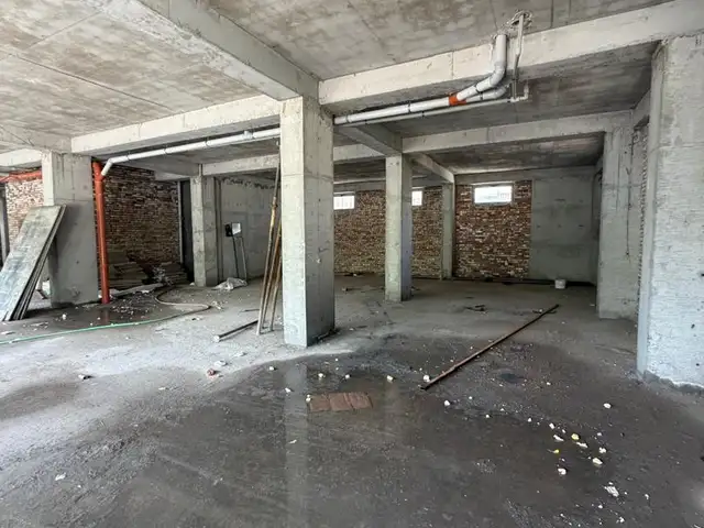 Помещение под свободное назначение, 400м², 1 микрорайон, Турсунзода