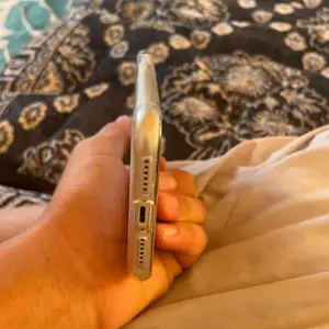 Apple iPhone 11, Мастчоҳ