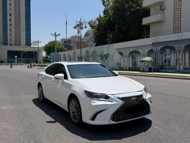 Lexus ES series